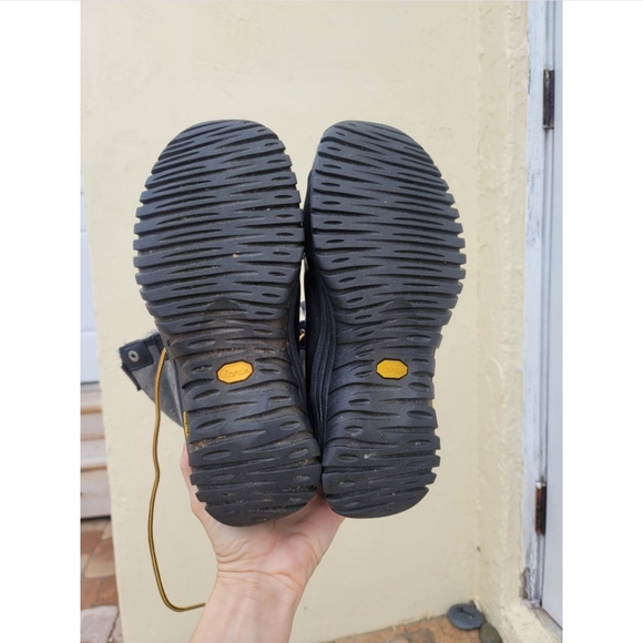 Ugg Adirondack waterproof boots - Picture 11 of 15